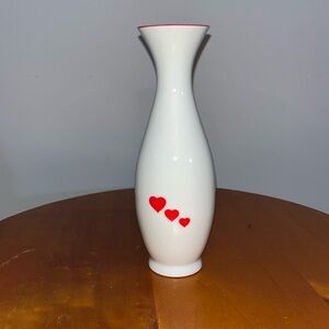 FTDA 1986 Vase With Red Heart Made In Japan Bud Vase